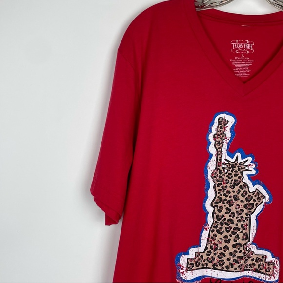 Texas True Threads Size XL Leopard Lady of Liberty Red V-neck T-shirt - Picture 6 of 8